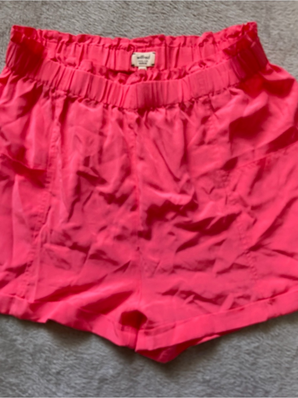 Wilfred %100 Silk Bright Pink Shorts